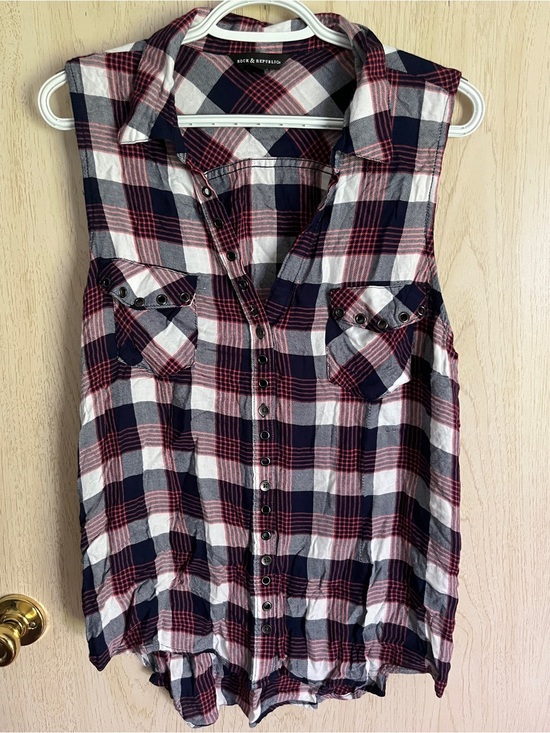 Rock & Republic Tops - Rock & Republic Women's Sleeveless Plaid Grommet Embellished Shirt Size XL
